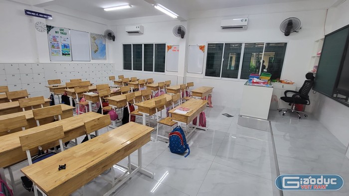 Phòng học lớp 1/2 Trường tiểu học Hồng Hà sau khi đã được cải tạo, sửa chữa (ảnh: V.D)