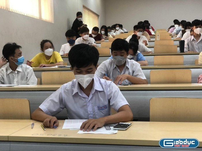 Thí sinh tham gia một kỳ thi đánh giá năng lực do Đại học Quốc gia Thành phố Hồ Chí Minh tổ chức (ảnh minh họa: V.D)