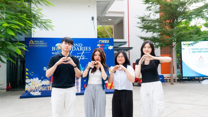 Sinh viên Trường Đại học Hoa Sen giao lưu với sinh viên quốc tế đến từ Hàn Quốc (ảnh: HSU)