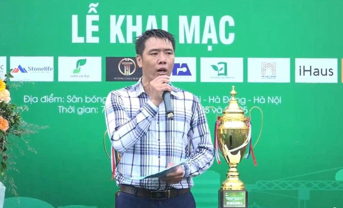 Ông Trần Cường (Trưởng Ban tổ chức giải bóng đá CIA Cup 2022) bày tỏ kỳ vọng, giải CIA Cup sẽ luôn đồng hành cùng các hoạt động xã hội, để khi đó, trái bóng không chỉ là hình tròn, mà còn là hình trái tim. (Ảnh: Ngân Chi).