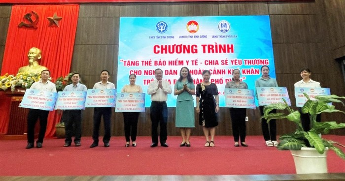 Các đại biểu tham dự chương trình.