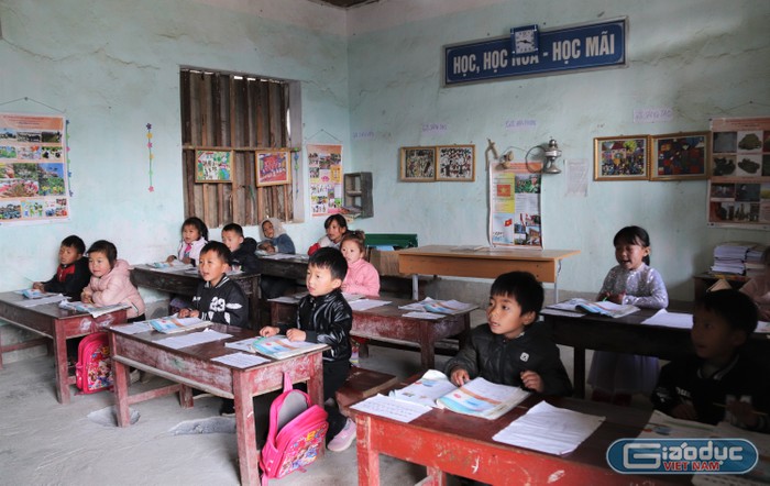 Giám đốc Sở Giáo dục và Đào tạo tỉnh Hà Giang kiến nghị sớm ban hành các chế độ chính sách cho giáo viên và học sinh vùng dân tộc thiểu số, vùng có điều kiện kinh tế xã hội đặc biệt khó khăn. Ảnh minh họa: Ngân Chi.