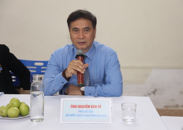 Ông Nguyễn Văn Vẻ - Phó Chủ tịch Hội Nước sạch và Môi trường Việt Nam phát biểu tại buổi Tọa đàm.