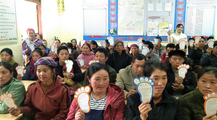 Trường Phổ thông dân tộc bán trú Trung học cơ sở Phăng Sô Lin tổ chức tuyên truyền ngay trong chính các cuộc họp phụ huynh, để phụ huynh tham gia các hoạt động cùng học sinh. Ảnh: NTCC.