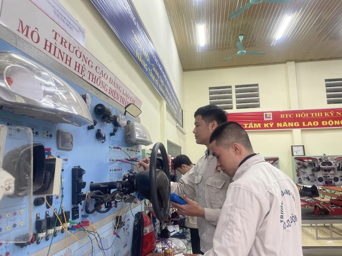 Trường Cao đẳng Lào Cai sẽ được hỗ trợ sửa chữa, nâng cấp cơ sở vật chất, mua sắm trang thiết bị cho các ngành/nghề trọng điểm và các ngành/nghề có nhu cầu đào tạo cao. Ảnh: Fanpage nhà trường.