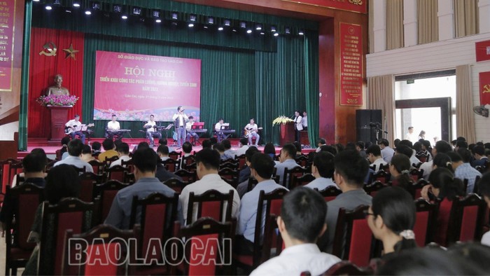 Hội nghị triển khai công tác phân luồng, hướng nghiệp, tuyển sinh năm 2023 tại Lào Cai. Ảnh: Báo Lào Cai