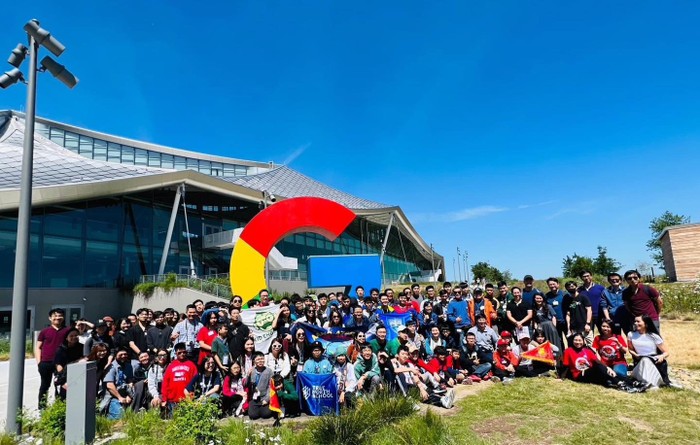 Đoàn du đấu đã có cơ hội tham quan Trụ sở chính của Google tại Thung lũng Silicon, giao lưu cùng các kỹ sư người Việt đang làm việc tại Thung lũng Silicon và ăn sáng, gặp gỡ cùng nhà du hành vũ trụ tại Không gian NASA - Houston. Ảnh: NTCC.