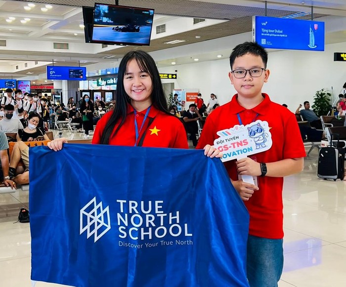 Hai học sinh Bùi Nguyễn Hà Linh và Lê Tuấn Minh - cùng là học sinh lớp 6A (True North School). Ảnh: NTCC.