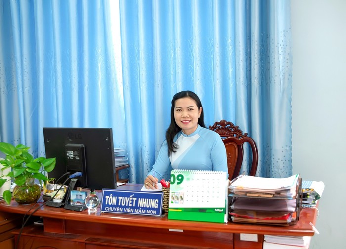 Bà Tôn Tuyết Nhung - Chuyên viên phụ trách mầm non (Phòng Giáo dục và Đào tạo quận Ô Môn, thành phố Cần Thơ). Ảnh: NVCC.