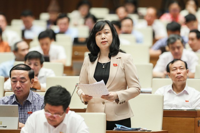 Bộ trưởng Bộ Y tế Đào Hồng Lan phát biểu giải trình, làm rõ một số vấn đề Đại biểu Quốc hội nêu. Ảnh: nhandan.vn.