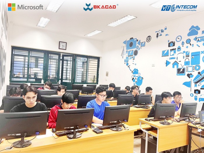 Buổi học đầu tiên của khóa học bổng Game Design &amp; Development tại BKACAD.