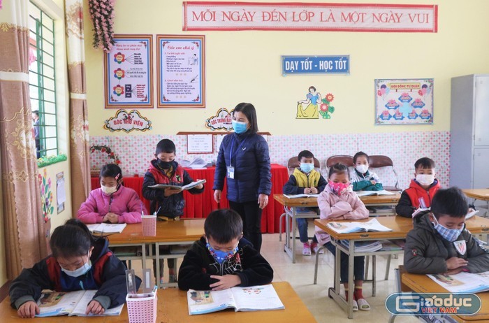 Ủy ban nhân dân tỉnh Lào Cai giao nhiệm vụ hoàn thành việc tuyển dụng mới giáo viên ngay trong học kỳ I năm học 2023-2024. Ảnh minh họa: Ngân Chi.
