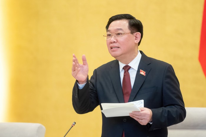 Chủ tịch Quốc hội Vương Đình Huệ phát biểu tại Phiên họp chiều ngày 14/8. Ảnh: quochoi.vn.