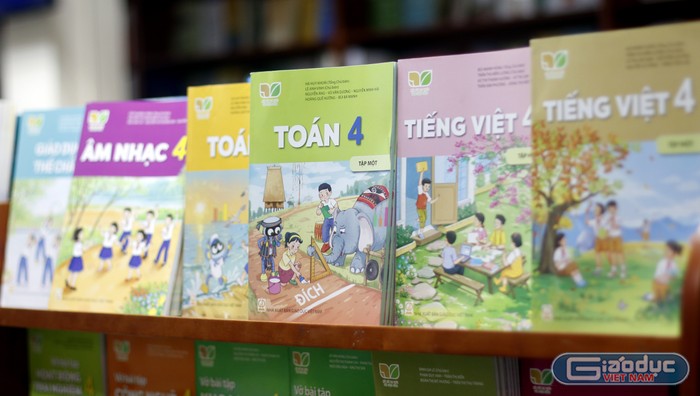 Việc biên soạn, thực nghiệm, thẩm định sách giáo khoa còn nhiều bất cập. Ảnh minh họa.