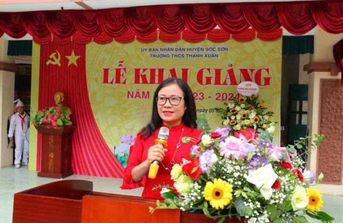 Cô Tạ Thị Thanh Bình - Hiệu trưởng Trường Trung học cơ sở Thanh Xuân (Sóc Sơn, Hà Nội). Ảnh: NVCC.
