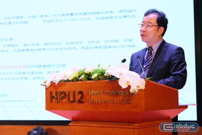 Giáo sư Ngô Ứng Huy phát biểu tham luận.