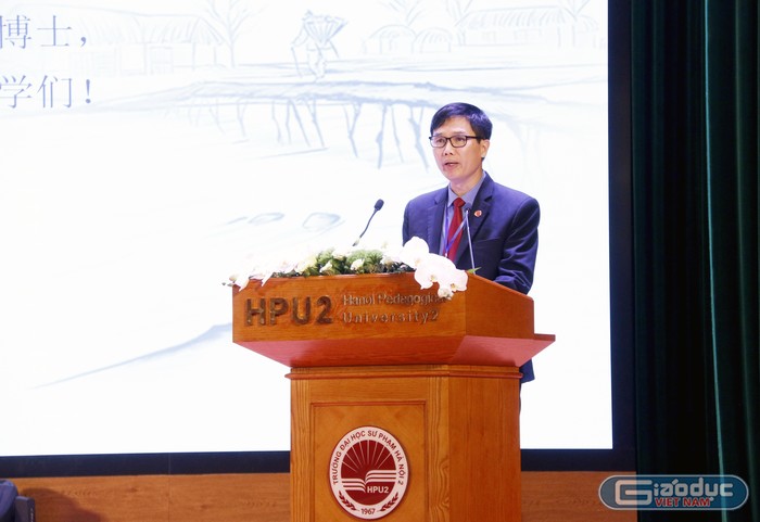 Tiến sĩ Bùi Kiên Cường - Phó Hiệu trưởng Trường Đại học Sư phạm Hà Nội 2, Trưởng ban tổ chức Hội thảo phát biểu khai mạc.