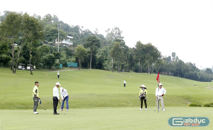 Các golfer đã có những khoảnh khắc vui vẻ và nhiệt thành trên sân.