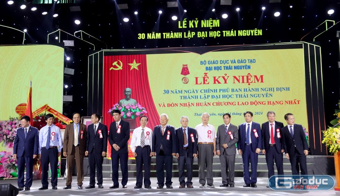 GDVN_nguyên lãnh đạo.jpg