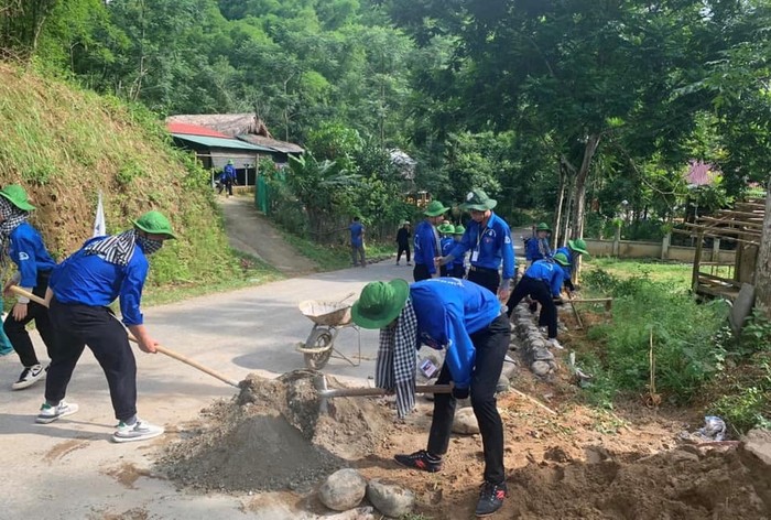 Đội hình Mùa hè xanh tại Thanh Hoá triển khai thực hiện Công trình Thanh niên tại Thanh Hoá.jpg