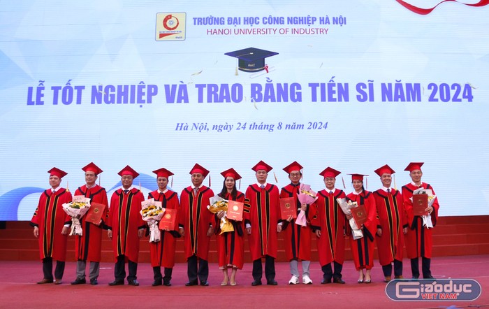 GDVN_tiến sĩ.JPG