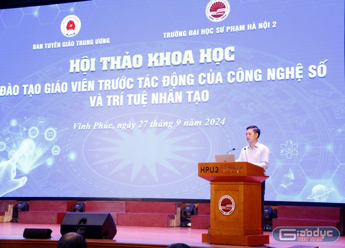 Ông Lê Huy Nam - Vụ trưởng Vụ Giáo dục - Ban Tuyên giáo Trung ương phát biểu khai mạc Hội thảo.