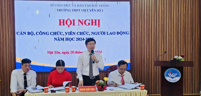 Lê Văn Lực - Hiệu trưởng Trường Trung học phổ thông Việt Yên số 2 (Bắc Giang). Ảnh_ NVCC.JPG