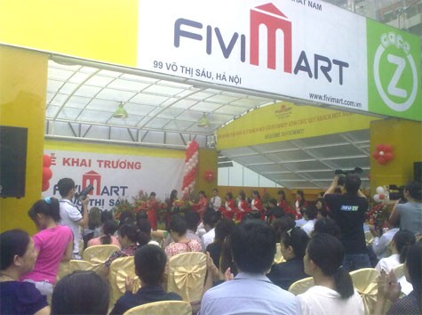 Khai trương siêu thị Fivimart trên đường Võ Thị Sáu.