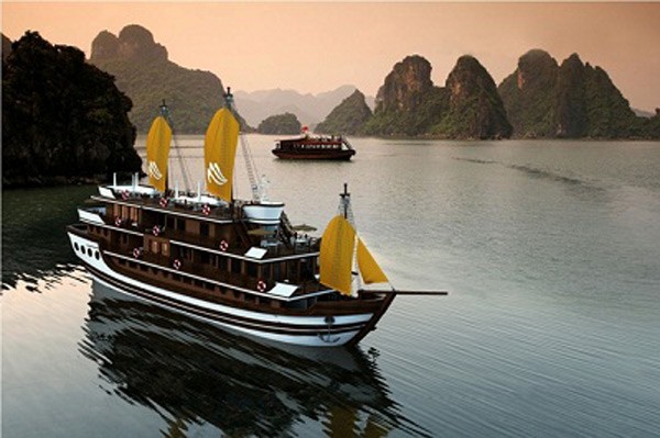 Paradise Cruises - "Thiên đường trên trái đất” sở hữu 17 cabin rộng, sang trọng, thời thượng nhất với ban công riêng, khu vực dành cho spa và massage riêng biệt, nhà hàng rộng và ngập tràn ánh sáng, quầy bar hoàn hảo.