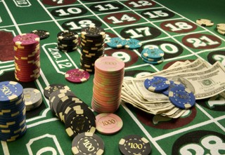 Theo dự thảo Nghị định về quản lý casino và trò chơi điện tử có thưởng mà bộ Tài Chính vừa trình Chính phủ gần đây, người Việt vẫn không được vào casino.