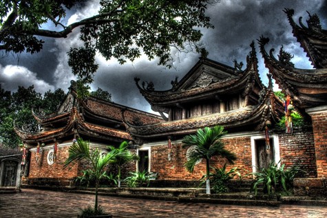 Chùa Tây Phương (tên chữ là Sùng Phúc tự 崇福寺) là một ngôi chùa ở trên ngọn núi Câu Lâu ở thôn Yên, xã Thạch Xá, huyện Thạch Thất, thành phố Hà Nội (Ảnh: Internet).