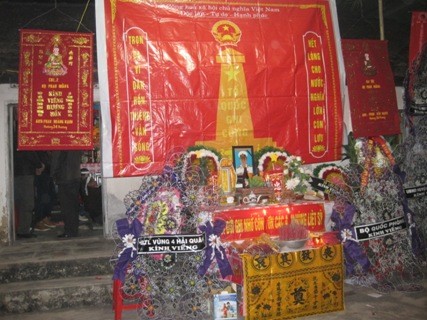 Bàn thờ Liệt sỹ Phan Văn Hạnh nơi quê nhà xã Vĩnh Thành, huyện Yên Thành, Nghệ An