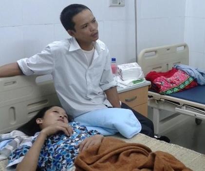 Chị Chung và anh Quyết cho rằng cái chết của đứa con vừa sinh ra của mình là do sự tắc trách của các y, bác sĩ