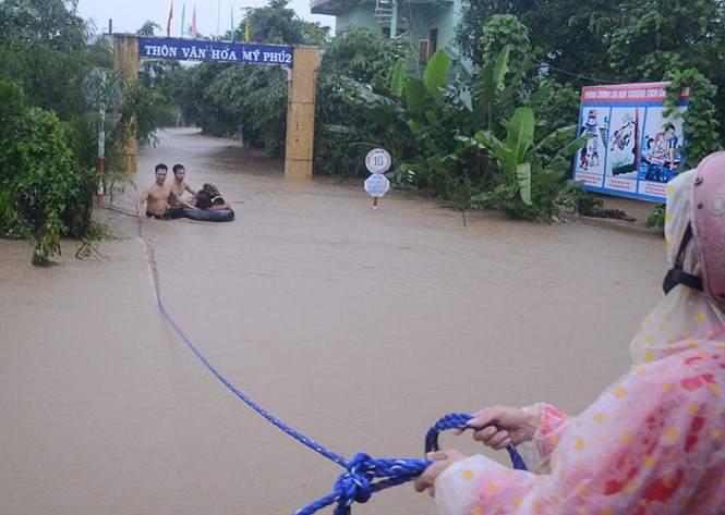 Câu chuyện các cô giáo mầm non cứu học sinh khiến nhiều người ca ngợi. (Ảnh: thanhnien.vn)