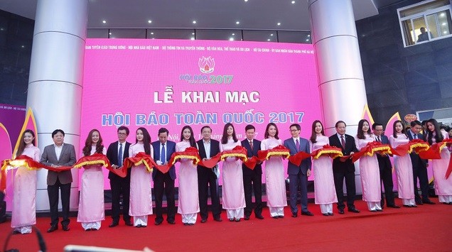 Tưng bừng Hội báo toàn quốc 2017 trong ngày khai mạc.