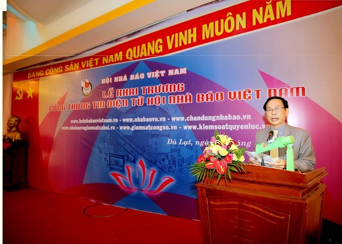 Nhà báo Nguyễn Hòa Văn- Giám đốc Cổng Thông tin điện tử Hội Nhà báo Việt Nam phát biểu tại buổi lễ. Ảnh: Sơn Hải.