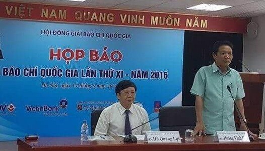 Ban chủ trì họp báo công bố giải. Ảnh: VGP/Thúy Hà