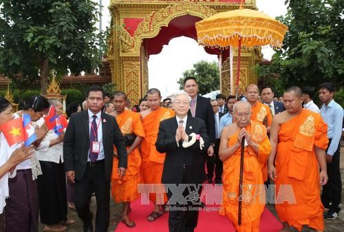 Tổng Bí thư Nguyễn Phú Trọng thăm Đại Tăng thống Tep Vong. (Ảnh: Trí Dũng/TTXVN)