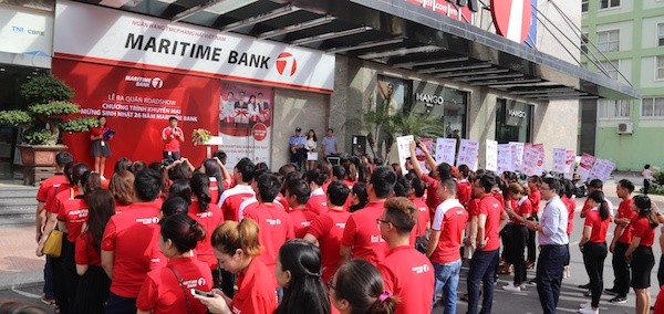 Cùng thời điểm, Lễ ra quân chương trình “Chọn Maritime Bank hôm nay, Ngàn ưu đãi mỗi ngày” tại Hà Nội diễn ra sôi nổi, hào hứng không kém.