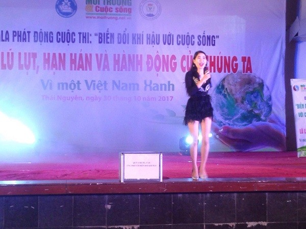 Ca sĩ Gia Linh “đốt cháy” sân khấu chương trình gala phát động cuộc thi với ca khúc với ca khúc “Yêu anh”