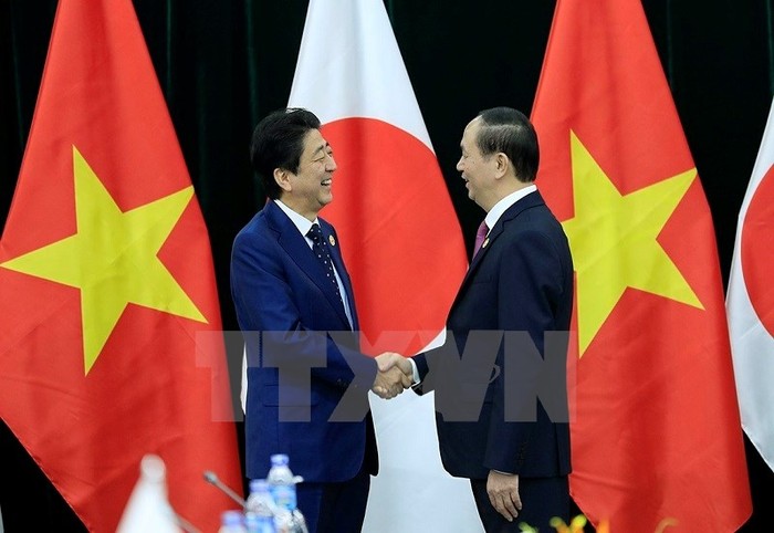 Chủ tịch nước Trần Đại Quang tiếp song phương Thủ tướng Nhật Bản Shinzo Abe. (Ảnh: TTXVN)