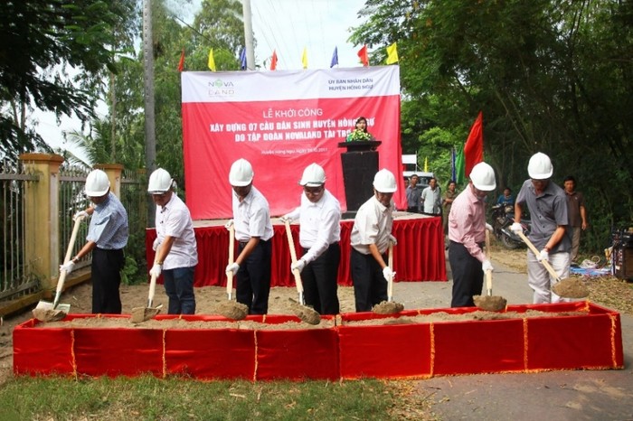 Đại diện chính quyền địa phương, Tập đoàn Novaland và đơn vị thi công tham gia Lễ khởi công