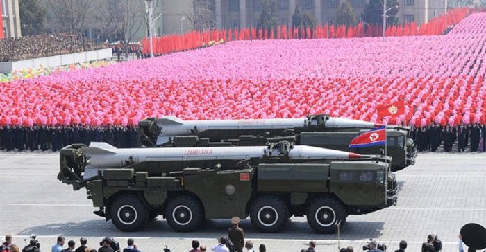 Một cuộc diễu hành của lực lượng tên lửa Triều Tiên qua Quảng Trường Kim Nhật Thành (Ảnh: KCNA)