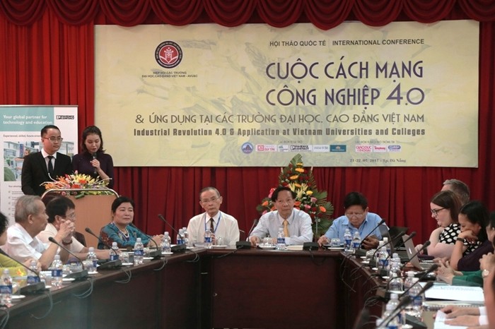 Hội thảo quốc tế: &quot;Cuộc cách mạng công nghiệp 4.0 và ứng dụng tại các trường đại học, cao đẳng Việt Nam&quot; do Hiệp hội Các trường đại học và cao đẳng Việt Nam tổ chức tại Trường Đại học Duy Tân (Đà Nẵng) ngày 21/7. (Ảnh: TT)