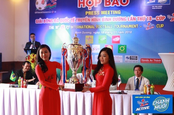 Đội vô địch sẽ nhận Cup và phần thưởng 500 triệu đồng.