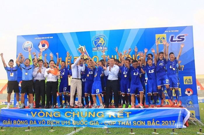 U15 PVF vô địch U15 quốc gia 2017.