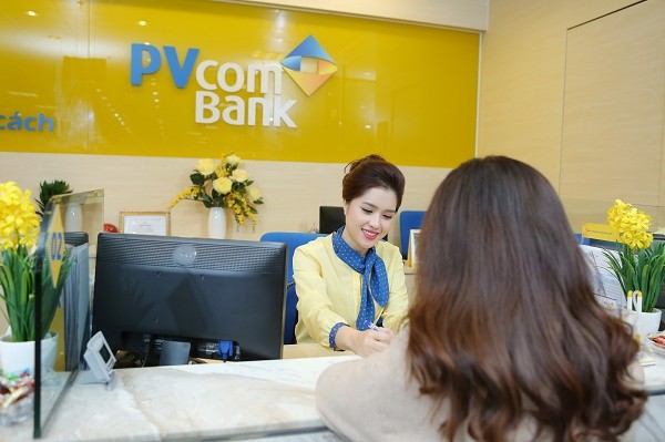 PVcomBank dành 2.000 quà tặng ngay cho các khách hàng nữ tới gửi tiết kiệm trong 3 ngày từ ngày 8 đến 10/3/2018 với thông điệp “Trao quà tặng, gửi yêu thương”.