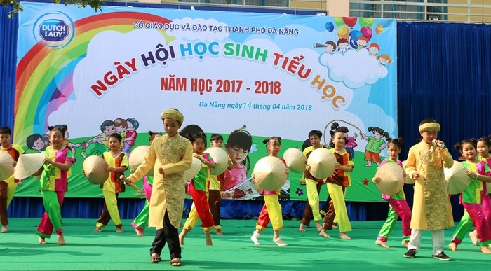 Ngoài tài trợ cho chương trình, FrieslandCampina Việt Nam còn mang đến những kiến thức về dinh dưỡng và vận động hợp lý.