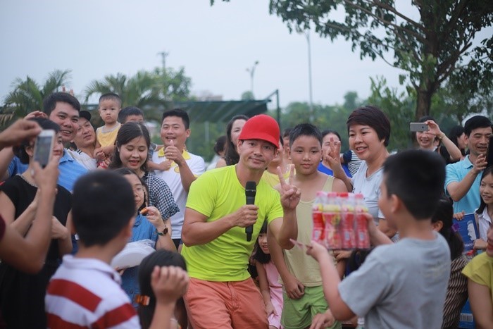 Nghệ sĩ Xuân Bắc, cặp đôi hoàn hảo với Tự Long cũng từng tham gia chương trình và giao lưu với hàng ngàn khán giả.