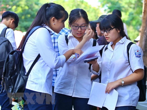 Phương án thi tuyển sinh trung học phổ thông gồm các môn Toán, Ngữ văn và Tiếng Anh đang được nhiều trường áp dụng. Ảnh minh họa: TTXVN